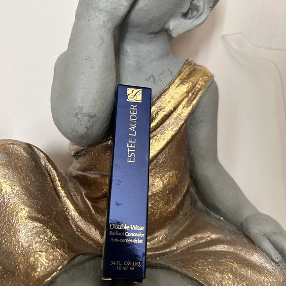 Estée Lauder new concealer, warm light color - Picture 3 of 4